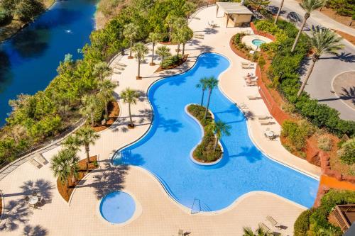 an overhead view of the pool at the resort at Luau I 7205 in Destin