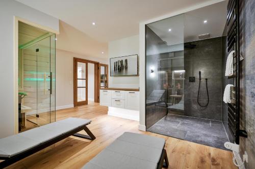 Vannituba majutusasutuses Ferienhaus One Sylt - Traumhaus unter Reet, zwischen Wattenmeer und Nordsee