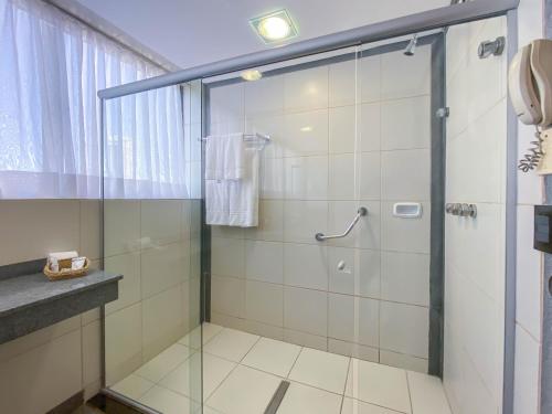 Ванная комната в Crystal Plaza Hotel