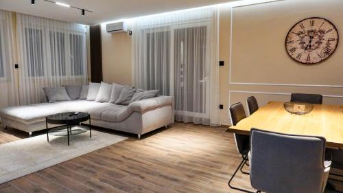 Posezení v ubytování POOL RESORT Vila Lena - KING SIZE Apartman 12