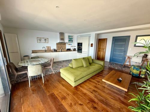 Et opholdsområde på Grand appartement Prestige sur la mer