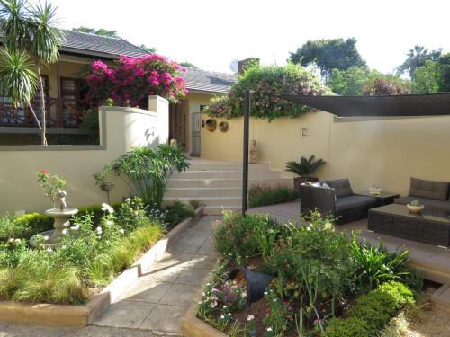 Κήπος έξω από το Dunton Guest House