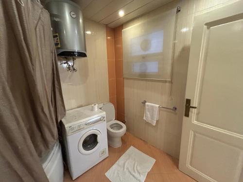 Bilik mandi di Skyline luxury hotel apartments 5 mins from Cairo Airport