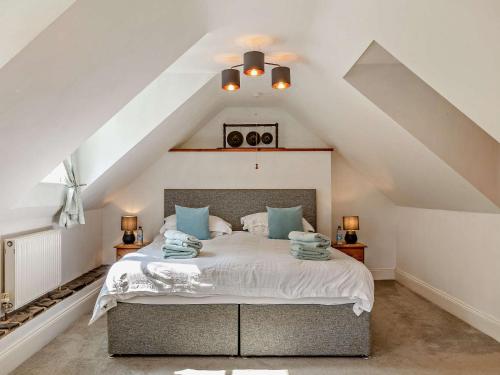 Ένα ή περισσότερα κρεβάτια σε δωμάτιο στο 1 Bed in Great Torrington ANNAS