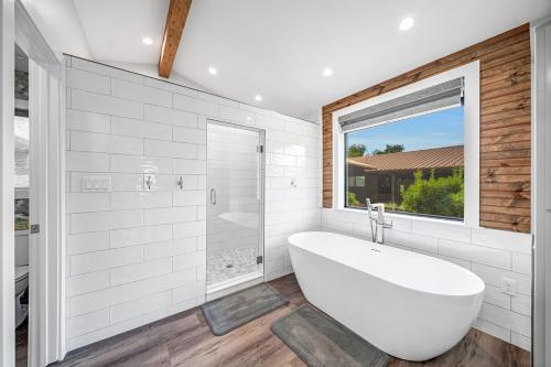 Koupelna v ubytování Waterfront at PK - Sleeps 12!