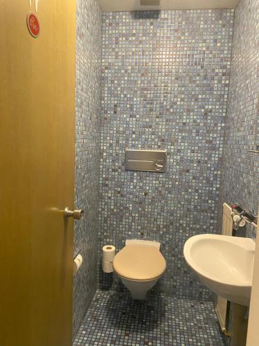 Salle de bains dans l'établissement Gasthof Sternen Thörishaus bei Bern