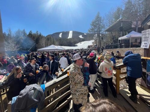 Επισκέπτες που μένουν στο The Lunablu Lodge Sunday River