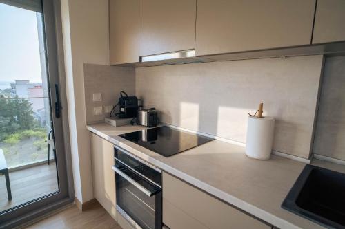 Billede fra billedgalleriet på FAVEHOME Apartment Sea View Pool Parking 2 Bedrooms Near Beach i Bar