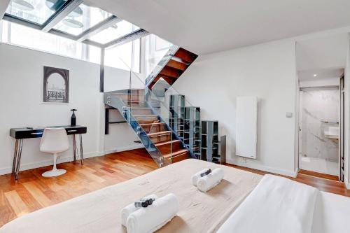 BM -Lumineux et Pratique Pied a Terre Quartier Sebastopol