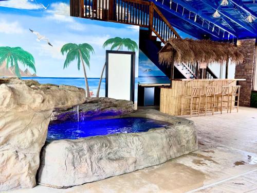 Бассейн в Pool Lodge with amazing views или поблизости