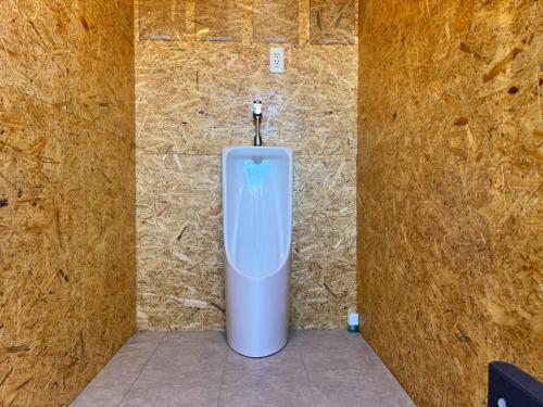 a urinal in the corner of a wall at Rasta Camp Hakushu - Vacation STAY 03222v in Shirasu