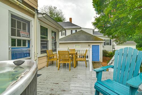 Fotografie z fotogalerie ubytování Home with Private Hot Tub Less Than 1 Mi to Auburn Riverwalk v destinaci Auburn