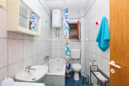 Apartments by the sea Sparadici, Sibenik - 24300