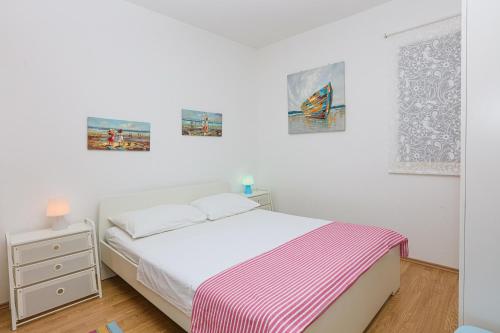 Apartments by the sea Sparadici, Sibenik - 24300