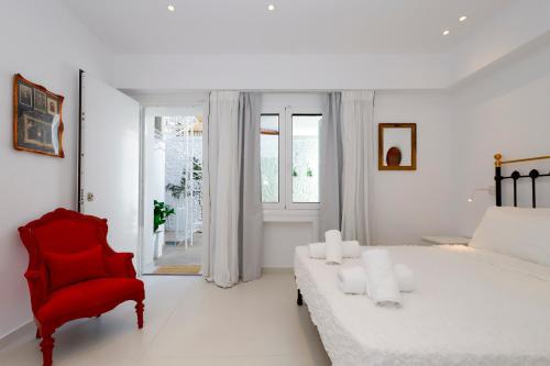 Parthenon Rooftop Luxury Apartments by Live&Travel