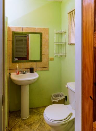 Un baño de Carolyn's View Guesthouse