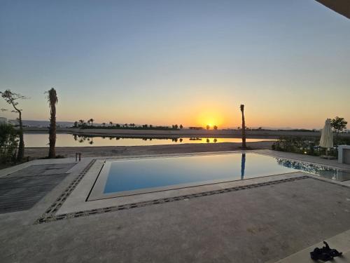 Villa at Cyan Ring with infinity pool at lagoon