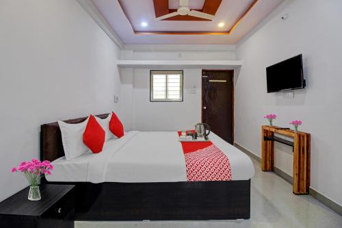 Gallery image of Hotel O Surya in Chakan