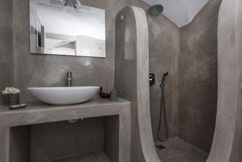 Villa Aegeon Grande tesisinde bir banyo