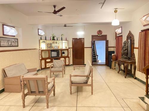 Гостиная зона в La Ruelle Guest House