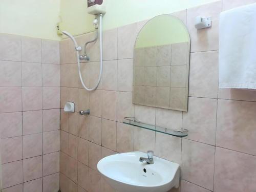 Koupelna v ubytování Souvanna 2 Hotel