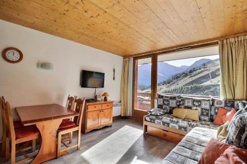 Résidence Plein Soleil - VUE SUR LES PISTES, ÉTAGE ÉLEVÉ - LABEL MERIBEL MAE-7593