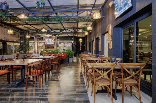 Restoran atau tempat lain untuk makan di PrideInn Westlands Luxury Boutique Hotel