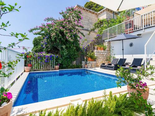 Villa Adrian - Six Bedroom Villa with Swimming pool and Sea View
