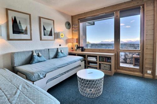 Résidence Creux De L Ours A - BEL APPARTEMENT RENOVE, PROCHE DES COMMERCES, SKIS AUX PIEDS MAE-7401