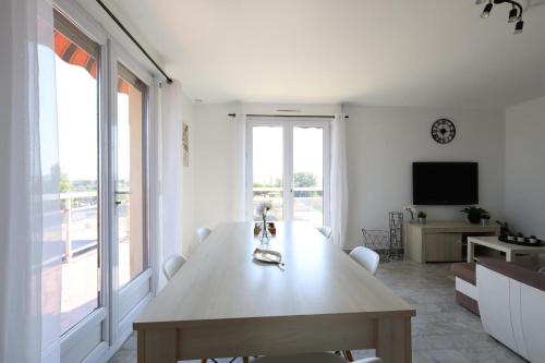 Comfortable stay near the beach and the center