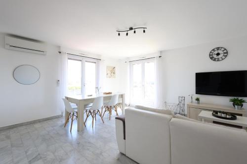 Comfortable stay near the beach and the center
