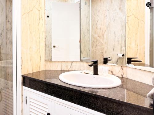 Apartamento La Caleta Grupo AC Gestion