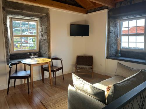 Μια τηλεόραση ή/και κέντρο ψυχαγωγίας στο Cá Por Casa Pico-Azevinho