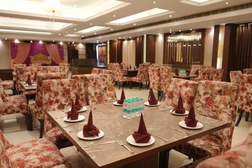 Χώρος καθιστικού στο Hotel Kohinoor Palace, Ludhiana