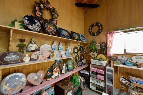a store filled with lots of plates on shelves at Omoritei - Vacation STAY 9265 in Nasushiobara