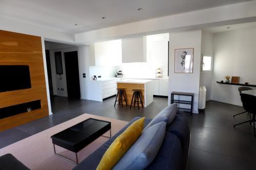 Urban Retreat with Open-Sky Terrace in Pangrati Centre