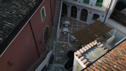 an overhead view of a building with a roof at Casa di Nonno in Serdiana