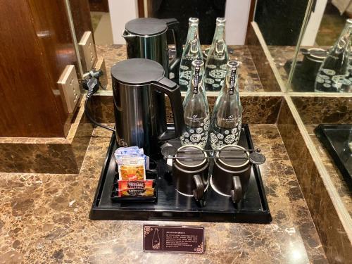 Kemudahan buat kopi dan teh di Grand Sahid Jaya