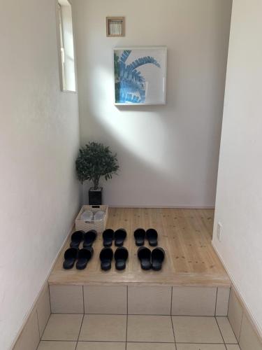 a room with a table with a potted plant on it at Nasushiobara Renga no ie SORA - Vacation STAY 10890 in Nasushiobara