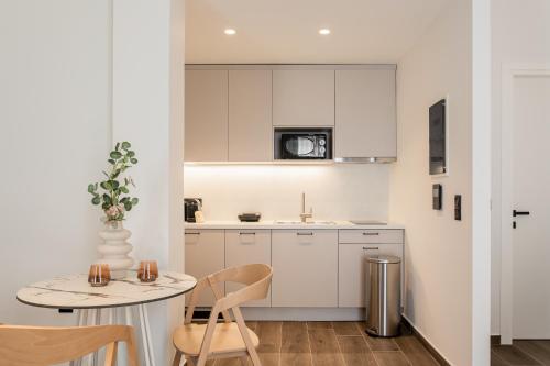KLEO by Zoia Living
