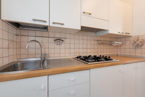 Η κουζίνα ή μικρή κουζίνα στο Dolomitihouse FAGHER