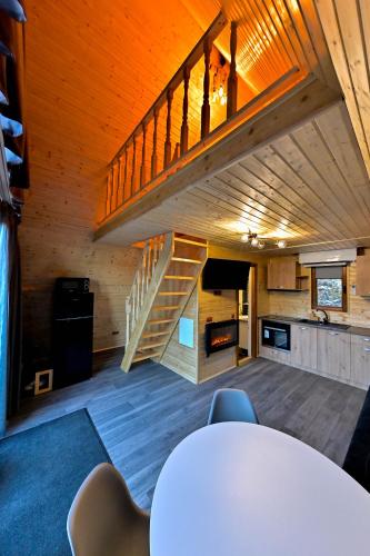 Dapur atau dapur kecil di A-frame Frumusica