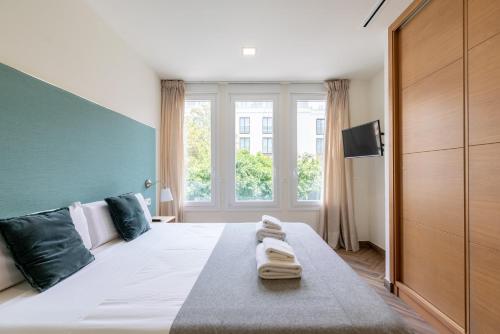 Murillo Brand New Apartment with Private Balcony
