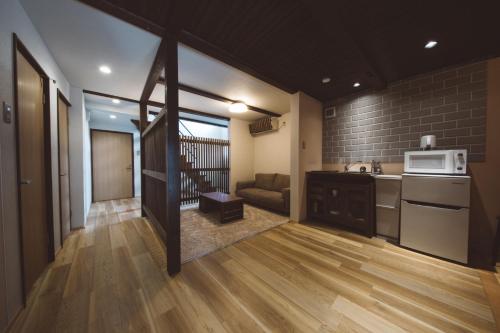 Una cocina o zona de cocina en Large family accommodation Tsuji family - Vacation STAY 11303v