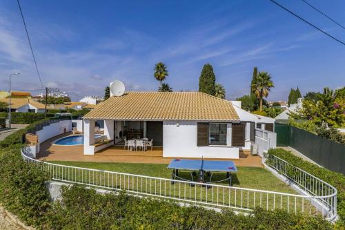 Villa Amendoeira by Villa Plus