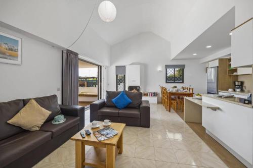 Villa Amendoeira by Villa Plus