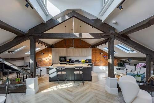 Posezení v ubytování Luxury Penthouse St Chads Snowhill