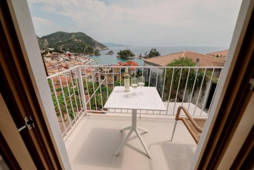 Oceanis Suites Living Parga