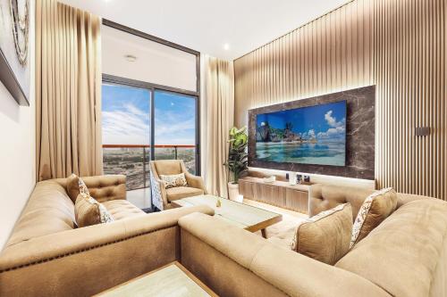 Spacious 3BR Family Stay with Balcony Views of Burj and City Lights