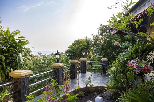 Κήπος έξω από το Private Lamai Marble Villa